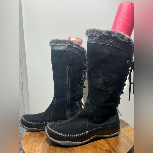 The North Face Janey Apres Snow Moccasin Boots - Picture 3 of 7